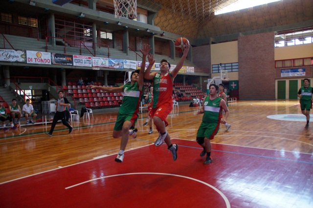 Un triunfo y una derrota en María Juana
