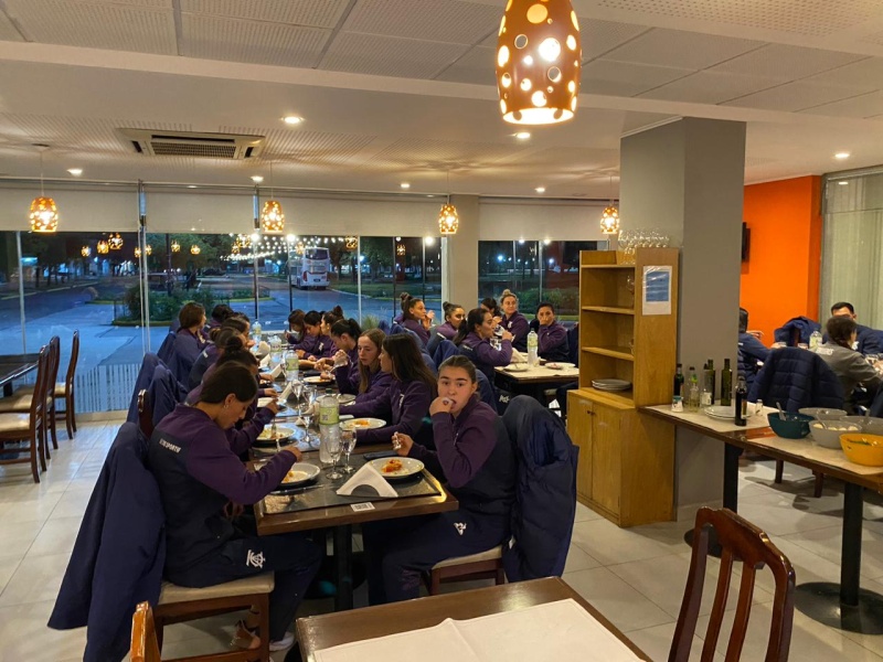 El plantel femenino de Primera de Talleres de Córdoba en San Jorge